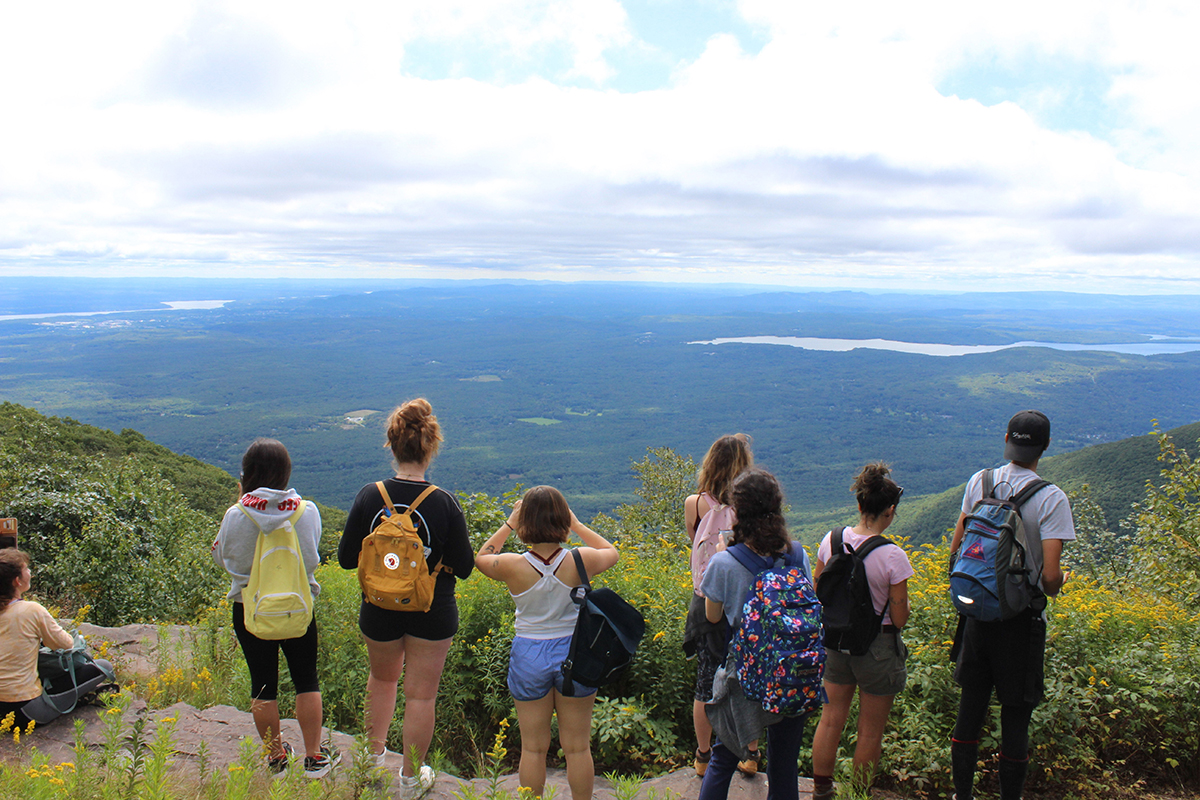 What to Do, Eat, and See During a Day Trip to Woodstock