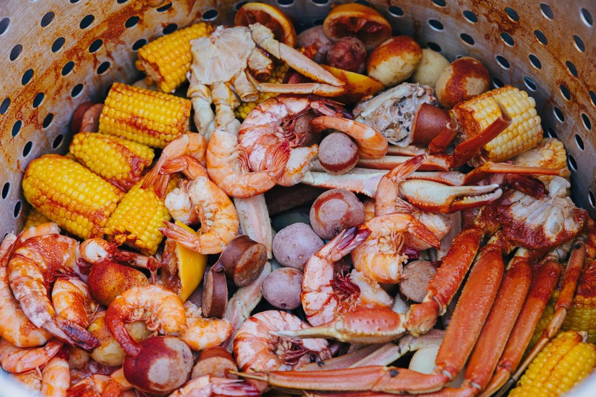 6 Spots for a Seafood Boil in the Hudson Valley