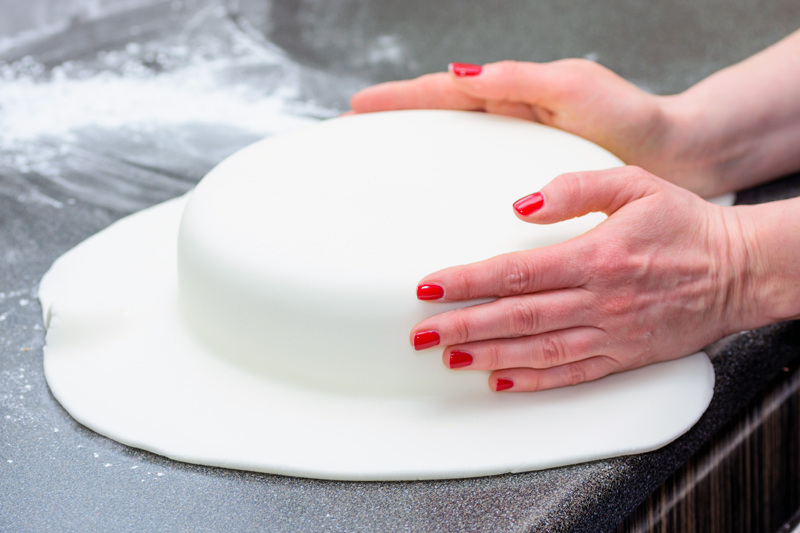 Fondant Vs. Buttercream The Wedding Cake Icing Debate